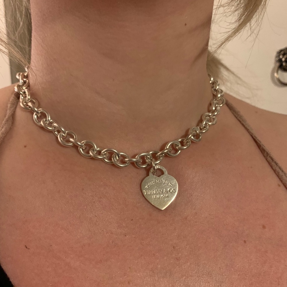 Return to Tiffany heart tag necklace - Picture 2 of 5